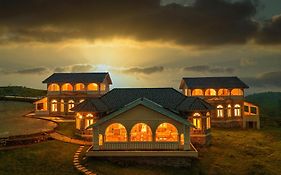 Auravantara Retreats - Italian Luxury Near Ooty Emerald Lake